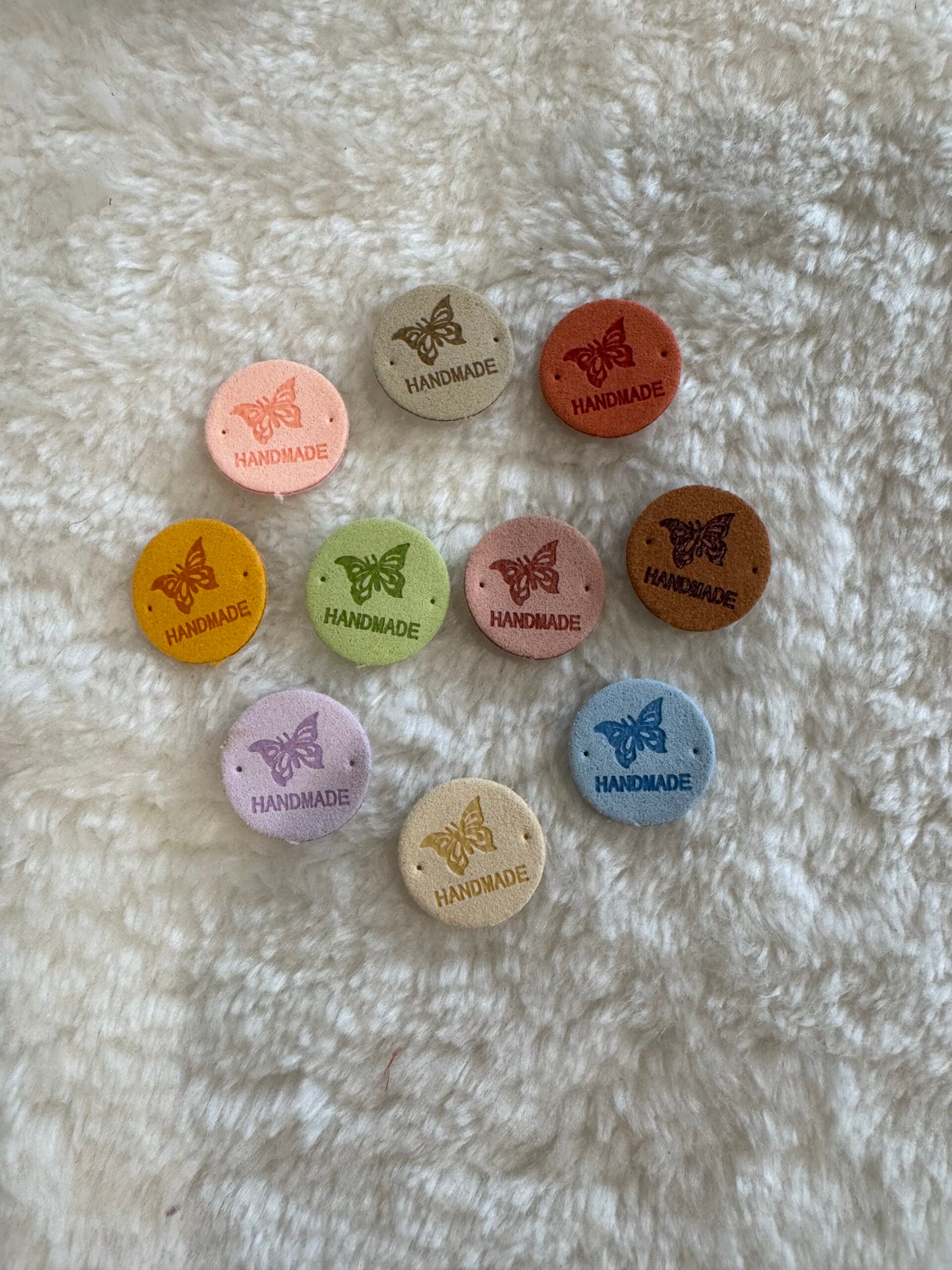 handmade cimke - színes pillangó | Anyafonja.hu