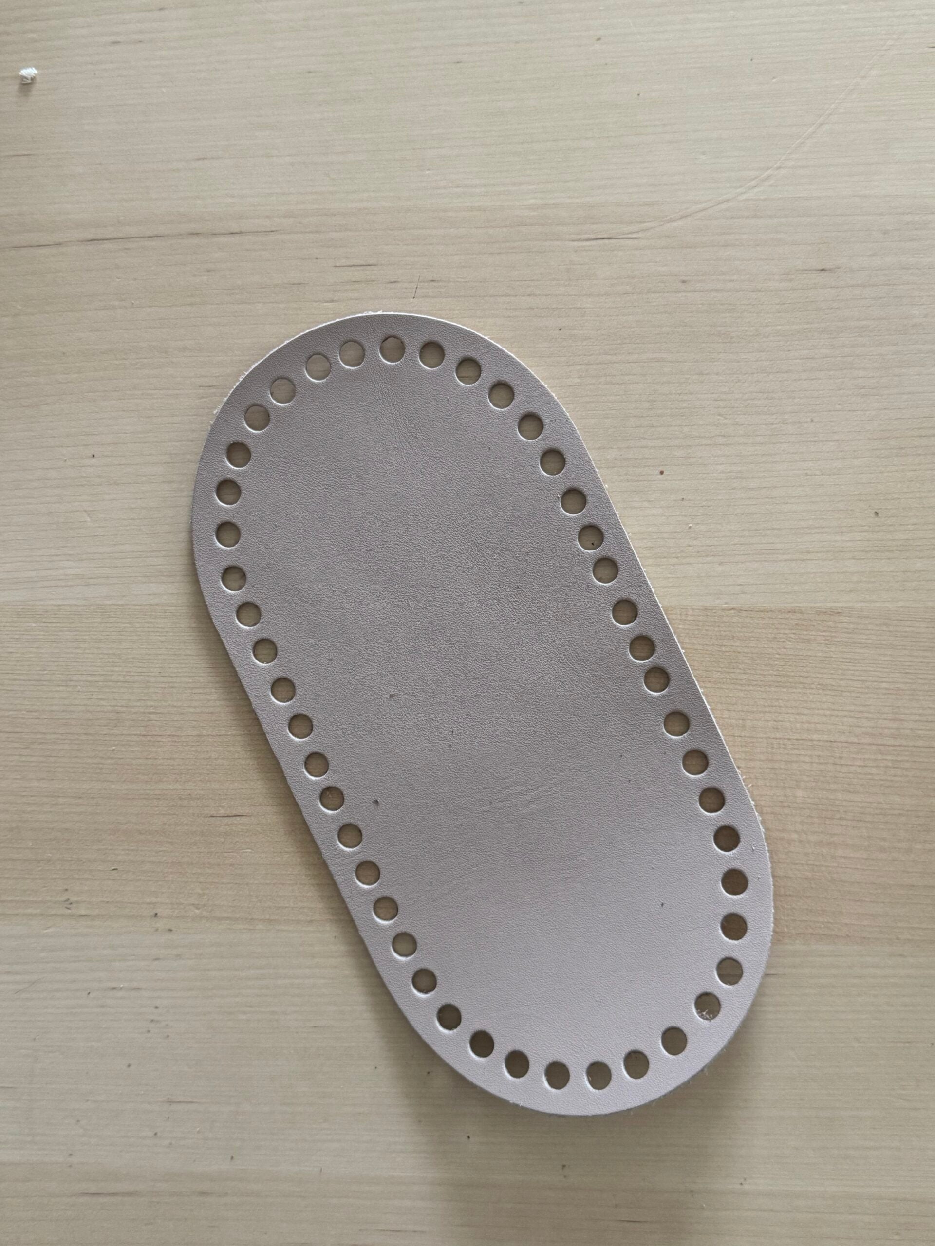 Bőr táska alj - 10 cm x 23 cm- púder | Anyafonja.hu