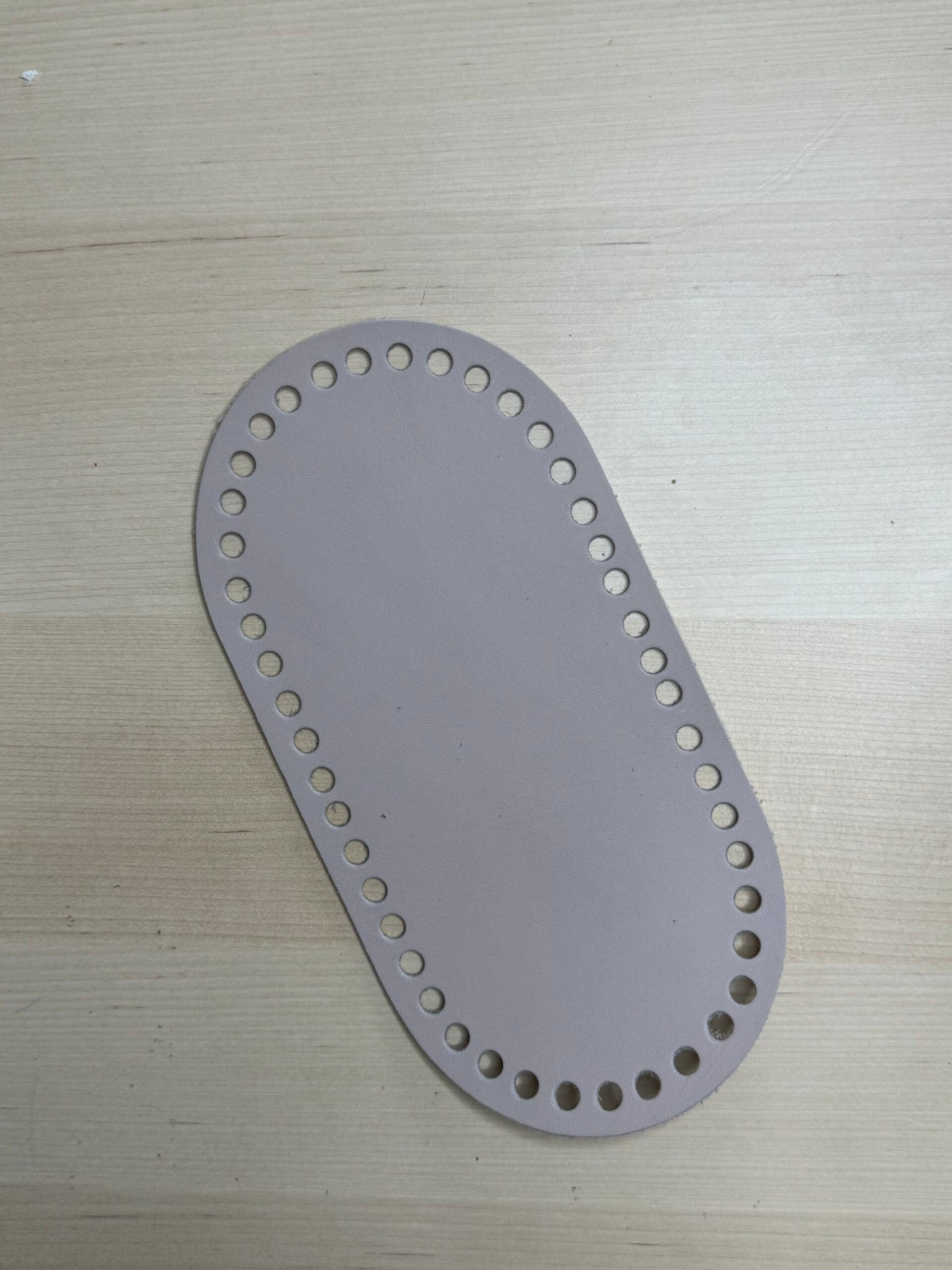 Bőr táska alj - 10 cm x 23 cm- púder | Anyafonja.hu