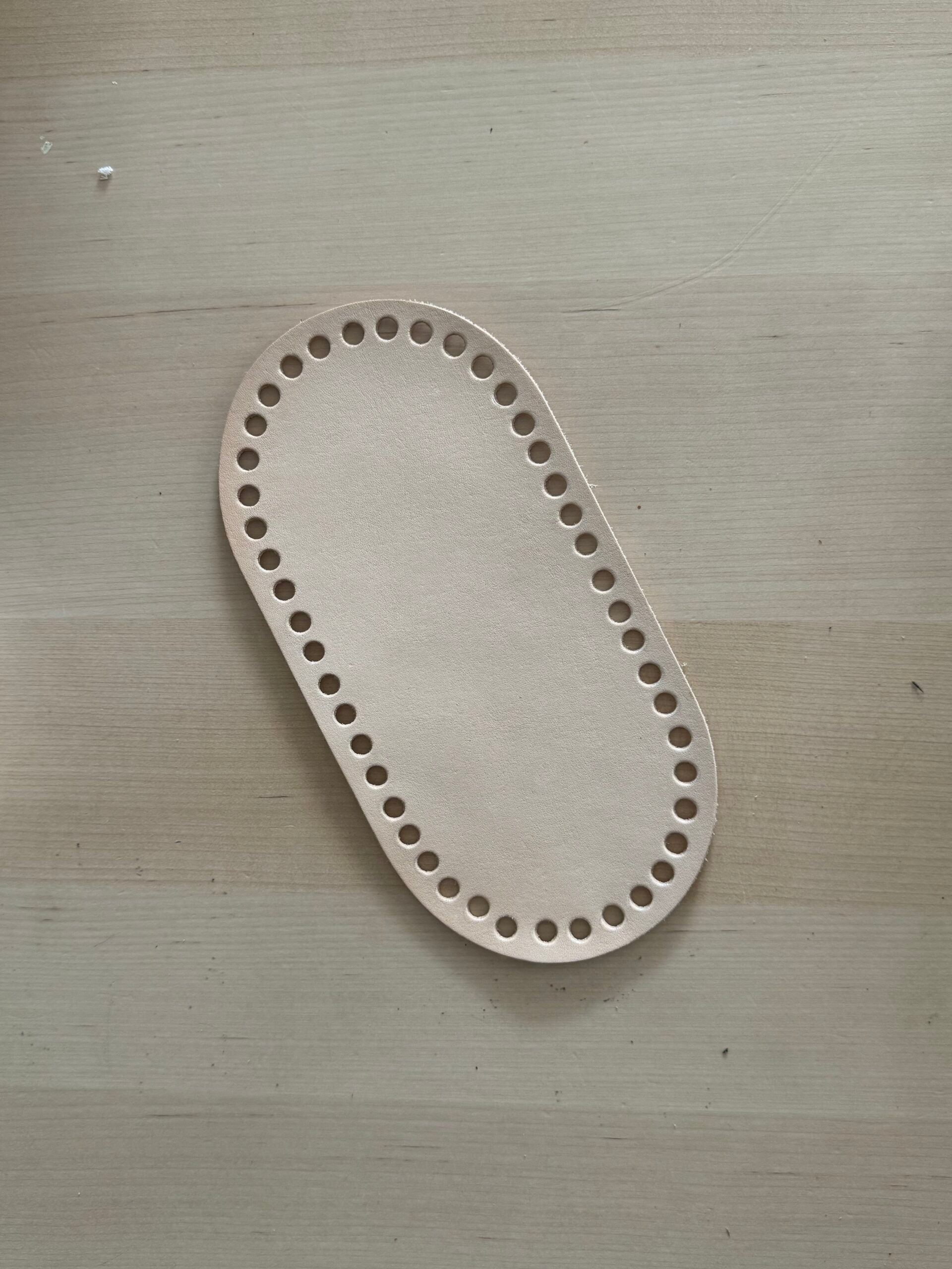 Bőr táska alj - 10 cm x 23 cm- natúr | Anyafonja.hu
